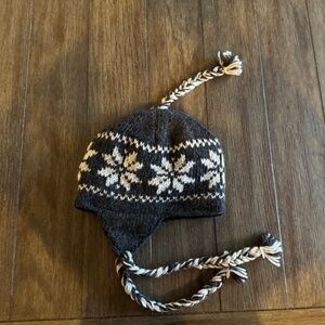 Kids winter snow hat - hand made in Nepal